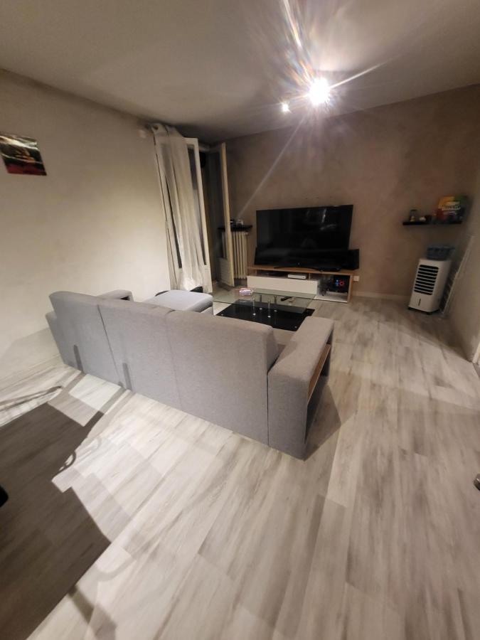 Chambre Neuve Dans Un Logement Partage A 10 Minute Du Circuit 24H Allonnes  Екстер'єр фото