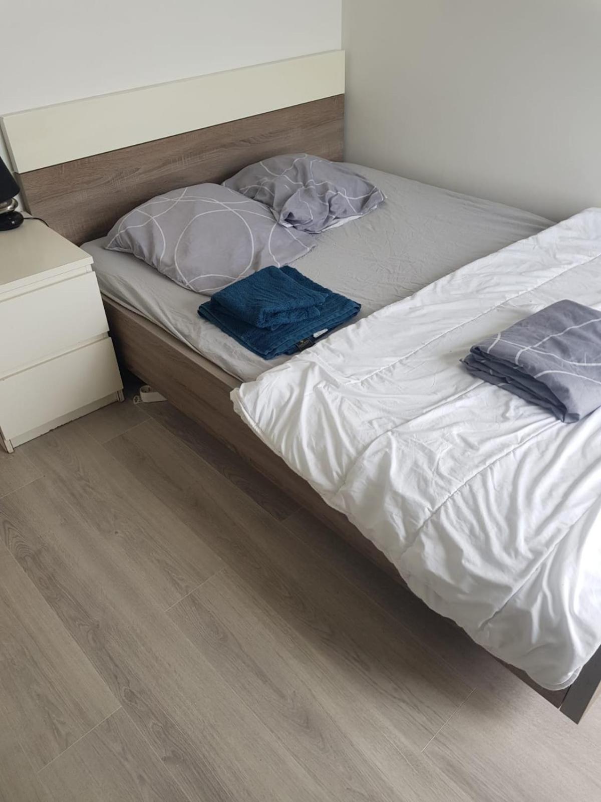 Chambre Neuve Dans Un Logement Partage A 10 Minute Du Circuit 24H Allonnes  Екстер'єр фото